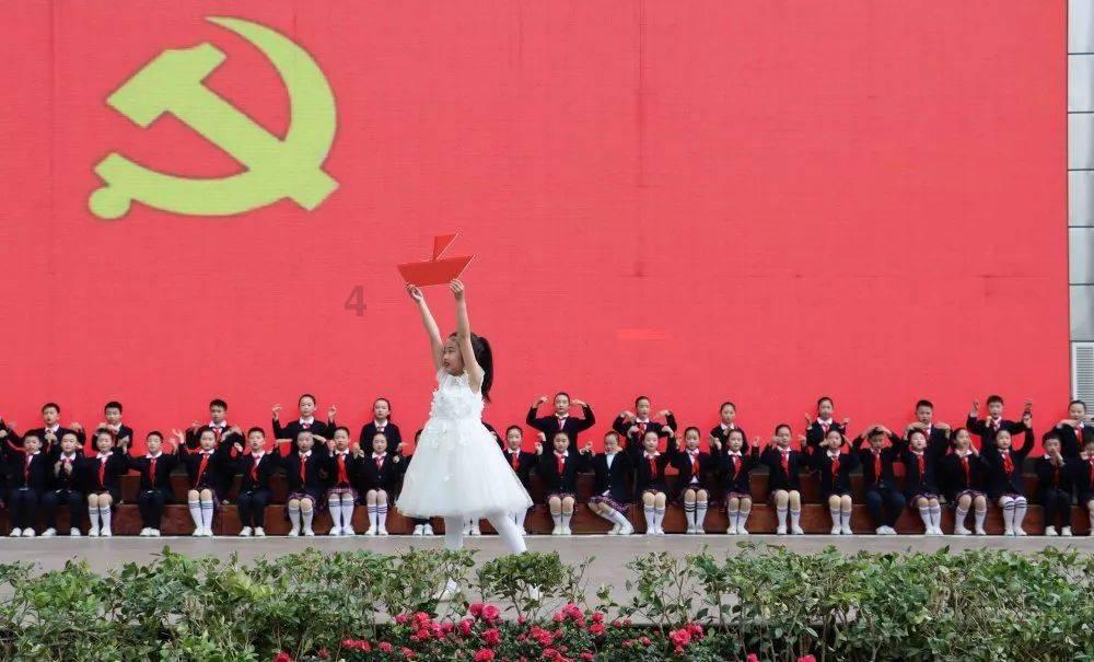 裙上繁花